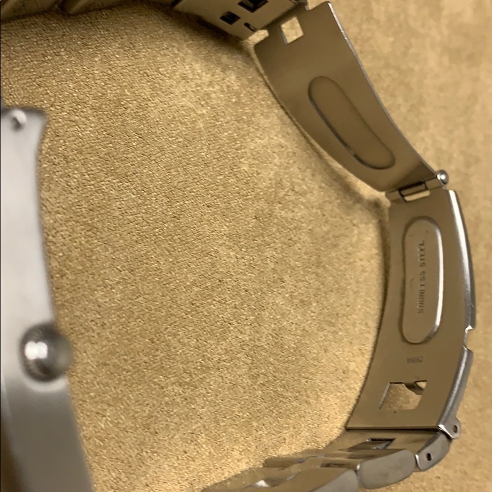 Kenneth Cole Watch - Picture 6 of 6